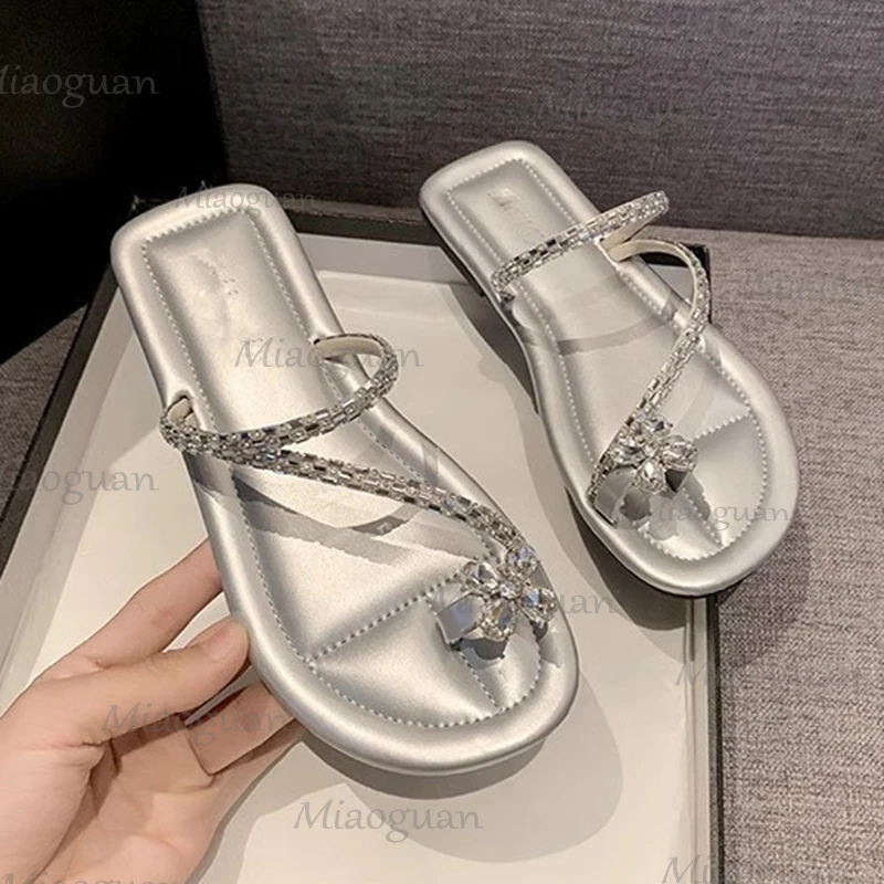 شقة القاع الماس كليب تو النعال للنساء الصيف خارج مزاجه الشاطئ الصنادل الناعمة النعال عادية الأسود الوجه يتخبط