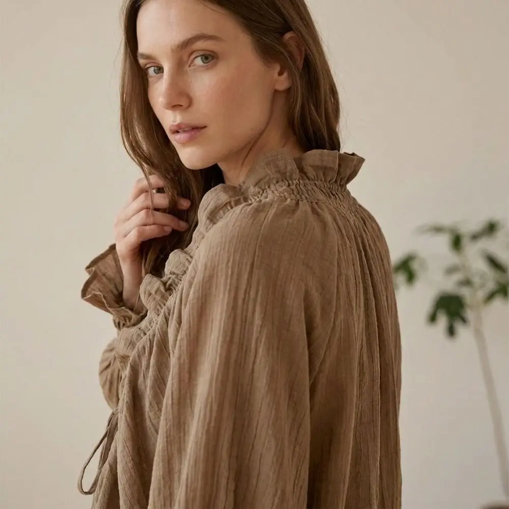 Schicke Bluse mit Rüschen und Schnürung, V-Ausschnitt, vorne mit Bindebändern, Fledermausärmel, lange Ärmel, lockerer Schnitt, Kordelzug, Laternenärmel, Chiffonbluse, für den Alltag. – Detail 4