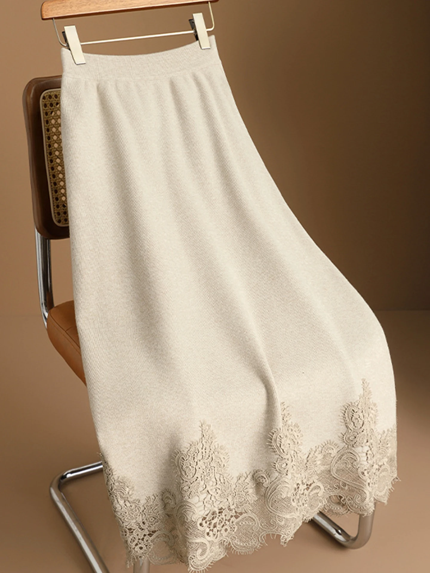 محبوك الدانتيل المرقعة عارضة تخفيف عالية الخصر مستقيم قطع تنورة Ele خفيفة الوزن قسط Sle للشابات