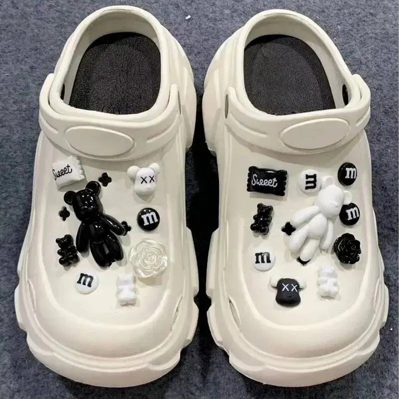 18PCS Hot DIY Hole Shoes Charms for Black and White Bears Handmade Charms Designer Quality Garden Shoe Decoration Girl Gif