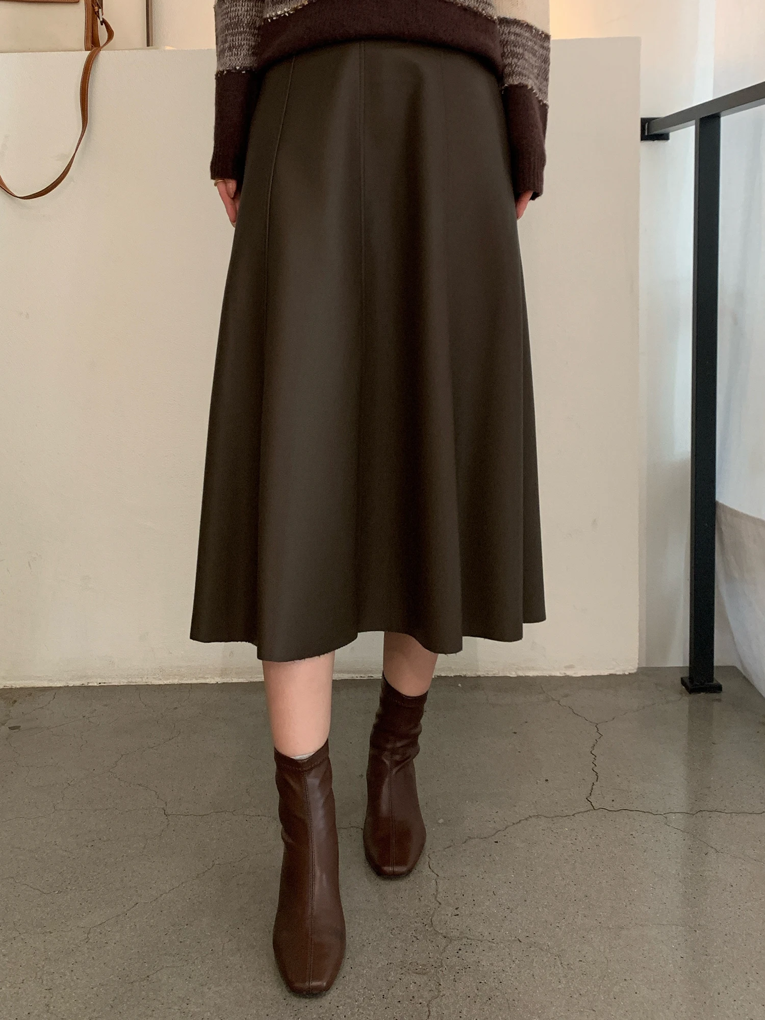 

Юбка-миди А-силуэта с высокой талией для женщин, утягивающая, в форме зонта, повседневная, теплая, неэластичная, из искусственной кожи, с боковой молнией