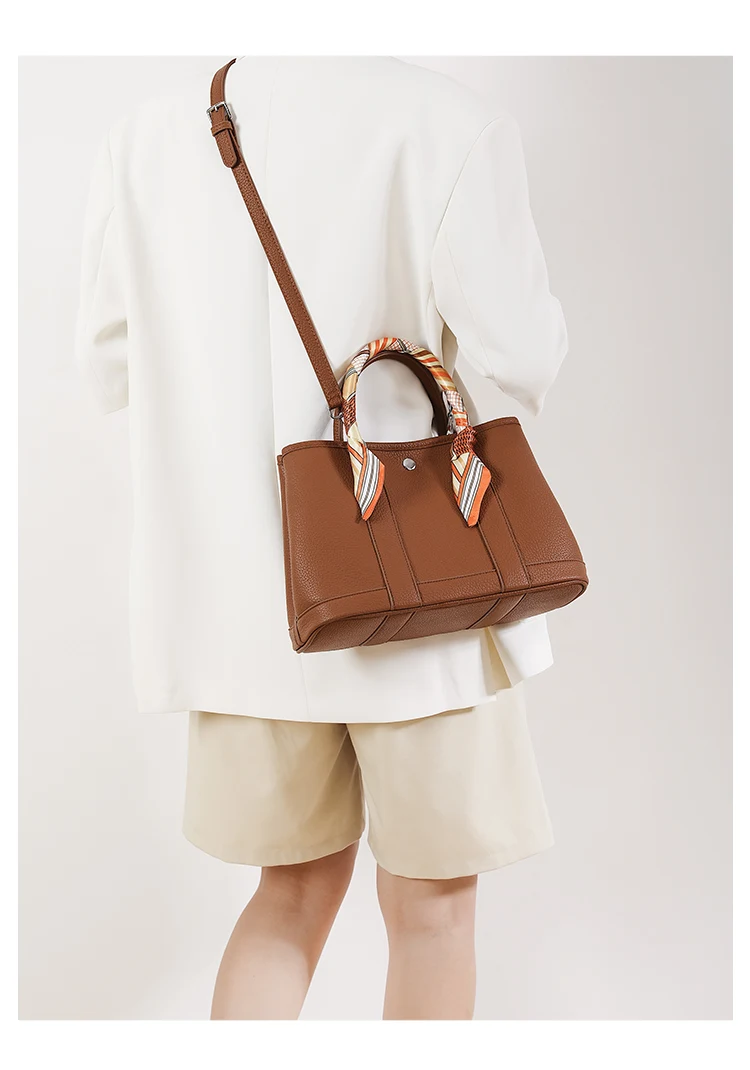 

Elegant Messenger Bag Women Leather Material Popular Classic From Luxury Brand Famous Designer Practical Shoulder Carry