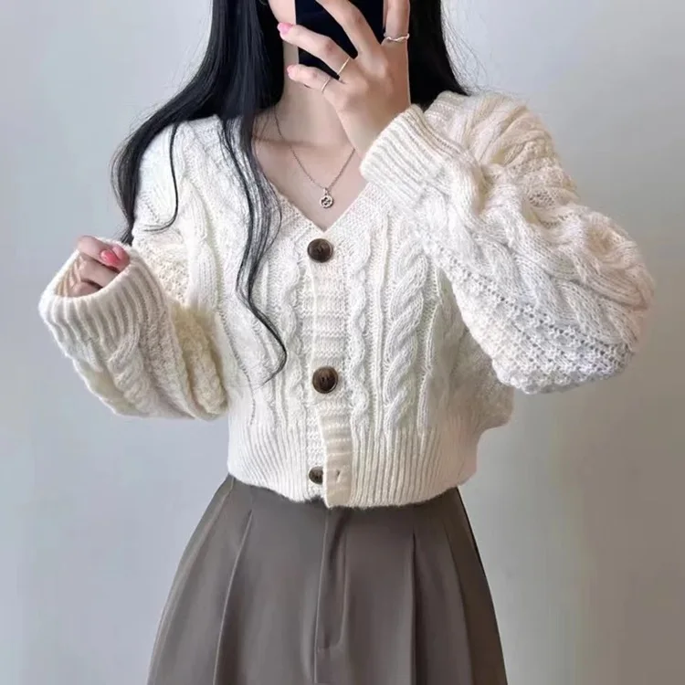 

Autumn Slim Three Button V-neck Knitted Cardigan Vintage Fried Dough Twists Long Sleeve Short Sweater Coat