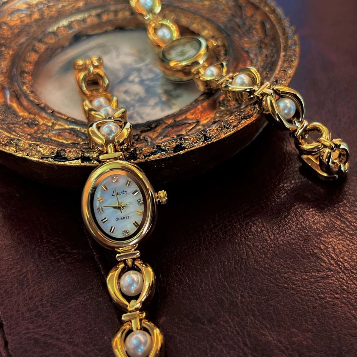 ساعة نسائية جديدة راقية من اللؤلؤ جوهرة ساعة كوارتز كلاسيكية فاخرة للسيدات مناسبة للارتداء اليومي والحفلات والعطلات والمعصم المزخرف #1
