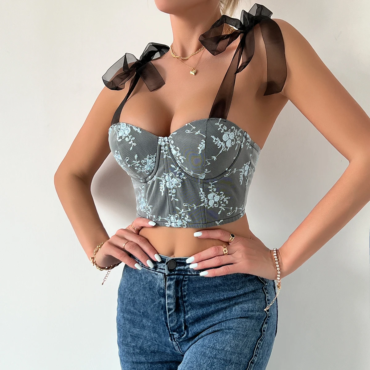 Vemina Floral Embroidery Sexy Lace Backless Halter 2024 Summer Trendy Fashion Fishbone Vest Seersucker Bow Bandage Crop Top