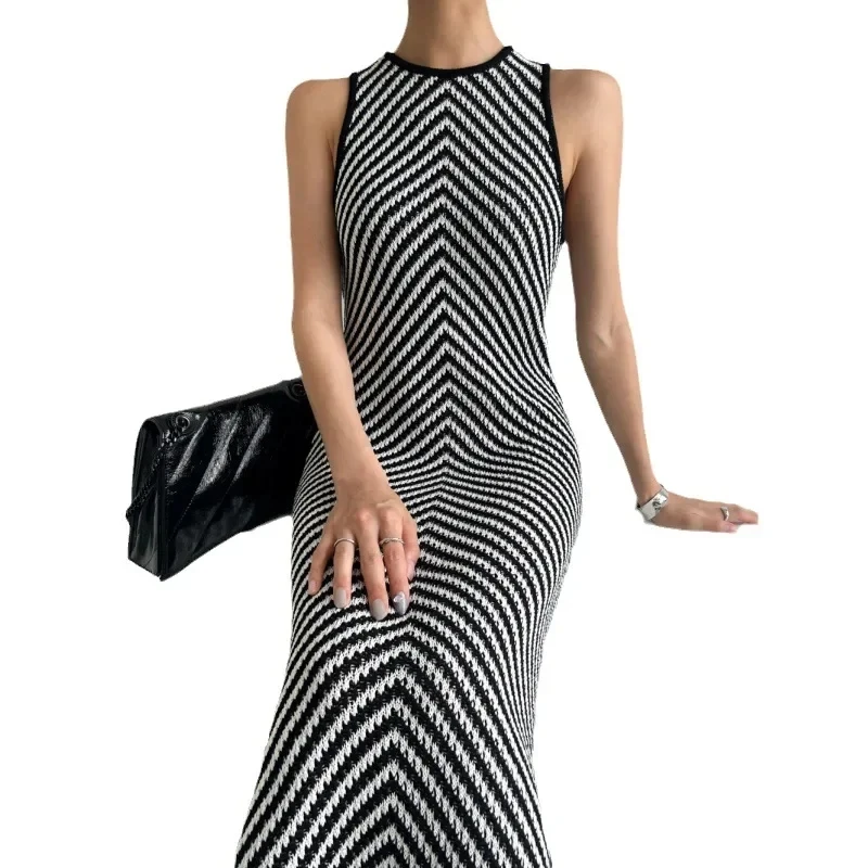 Korean chic early spring round neck striped contrast stitching hip-hugging slim sleeveless knitted dress