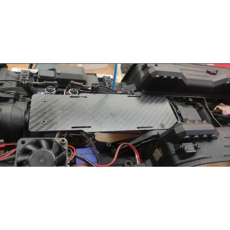 support-de-batterie-en-carbone-pour-traxxas-trx4-trx6-format-1-10-fixation-par-boulons-sans-modification-sangle-de-batterie-offerte-compatible-avec-toutes-les-hauteurs-de-batterie-lipo-pieces-de-mise-a-niveau-pour-crawler-rc