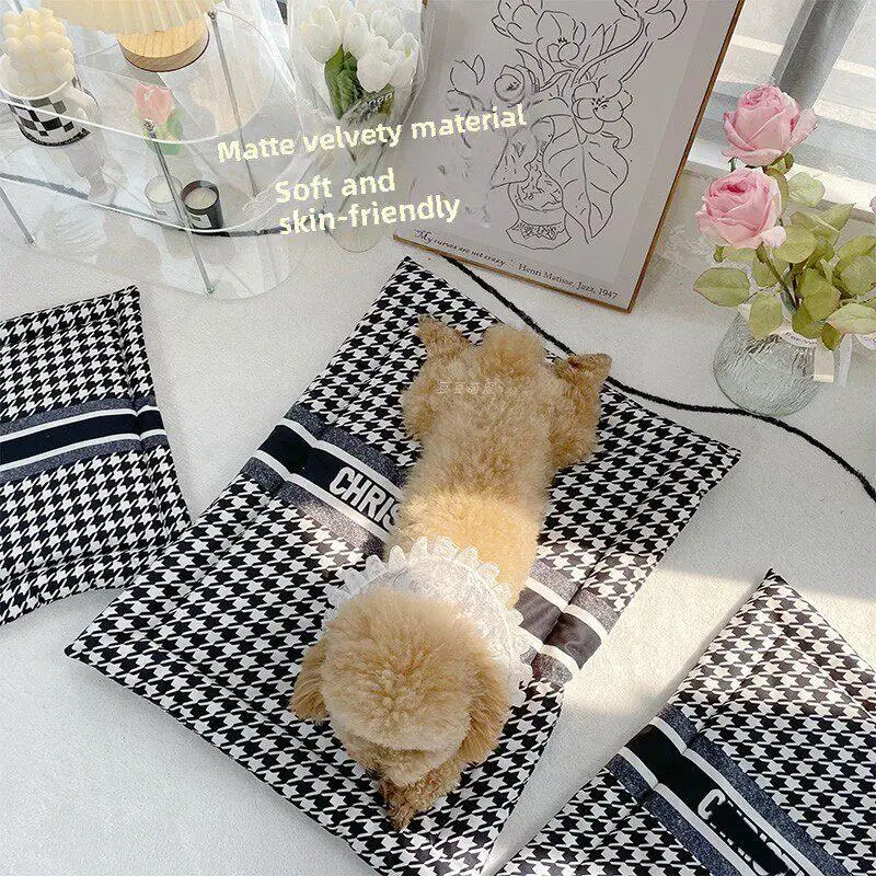 

Machine Washable Pet Mat Universal for All Seasons Dog Cage Pad And Dog Soft Mat All Breeds Winter Use Pet Supplies