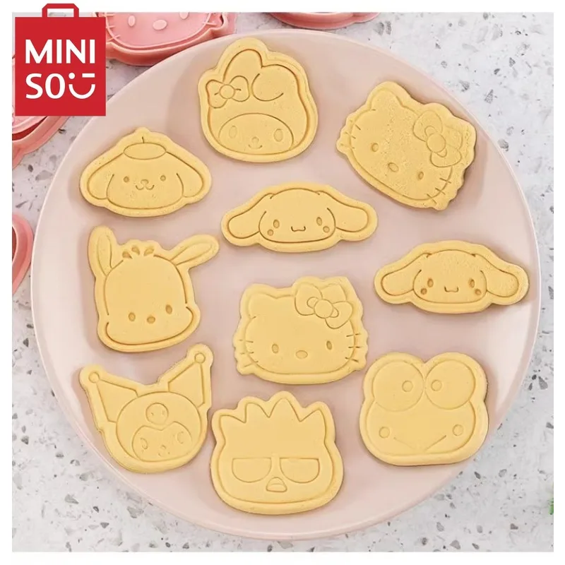 MINISO sanrio cute Cartoon cookie mold 3d stereo animation frosting cookie fondant plastic press home baking mold diy mold