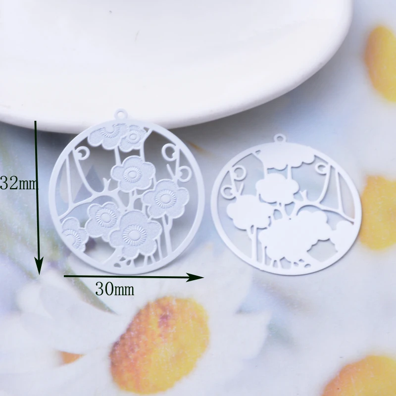 30 Stück AB4724 Messing Goldfarben Blumenanhänger Rhodiumbeschichtet Pflaumenblüten-Anhänger DIY Schmuckherstellung – Detail 4