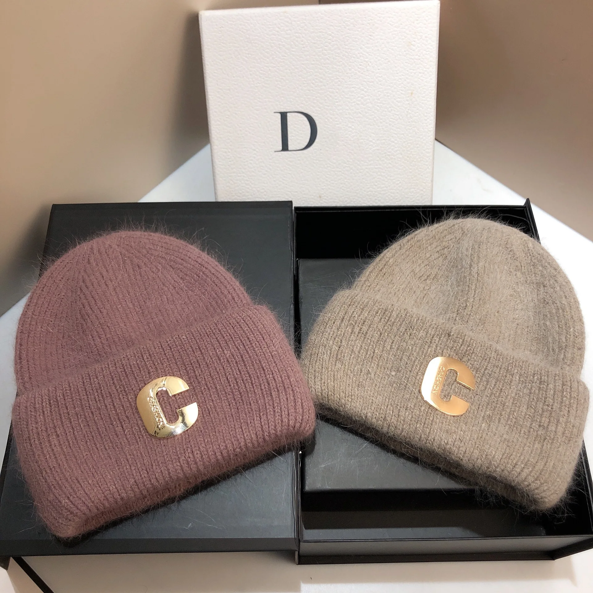 Designer Brand Winter Beanies Hats for Women Diamonds Letters Real Rabbit Fur Knitted Hat Casual Bonnet Soft Warm Skullies Caps