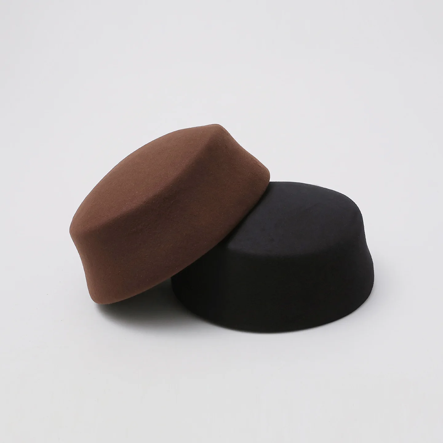 2026 Autumn/Winter New Retro Medicine Box Hat French Hepburn Beret Women's Top Hat Flight Attendant Painter Hat