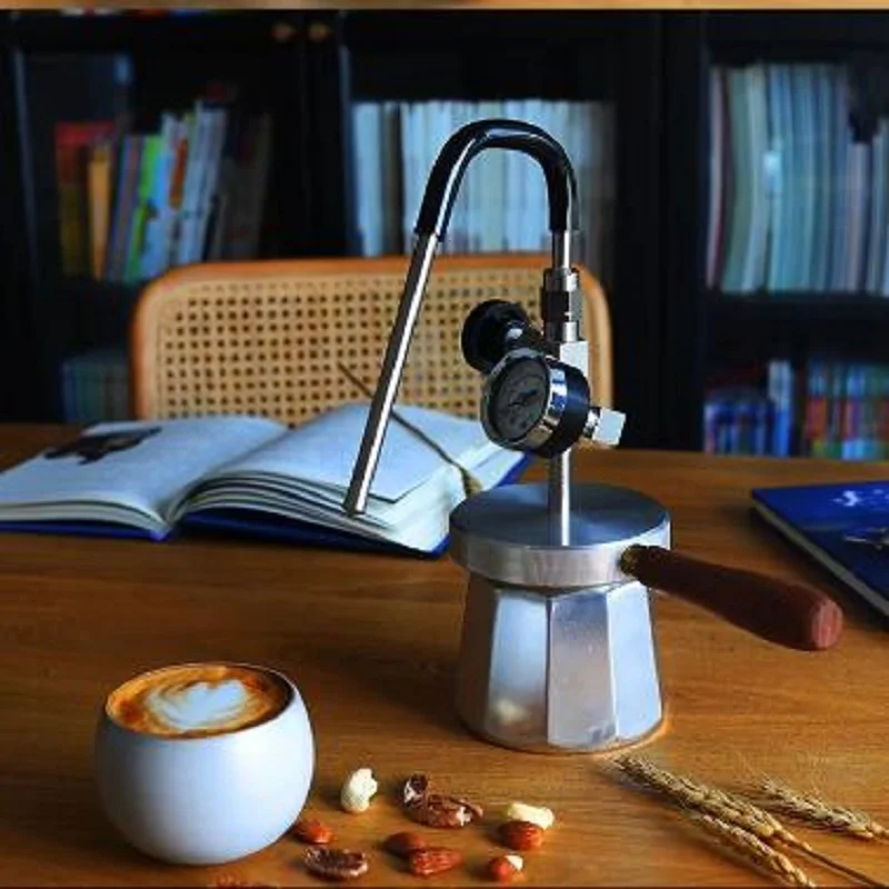 2023 New Mini Style Cofior Coffee Milk Foam Steamer Moka Pot 4 Bar Portable Milk Foaming Maker