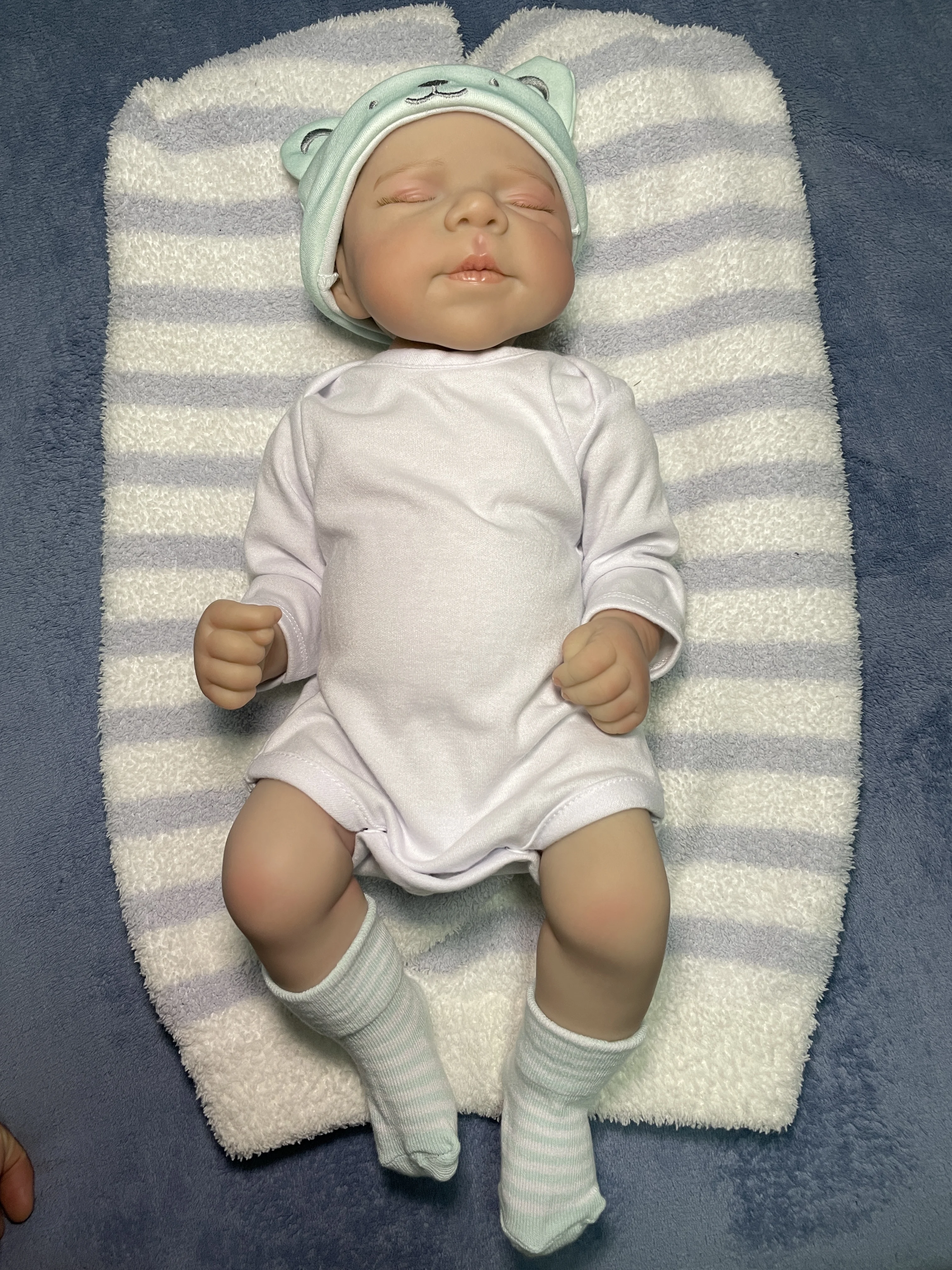 

48CM Light Blue Cub Hat Reborn Baby Doll Pascale Lifelike Newborn with Hand-Painted Veins & Soft Body-Collectible Reborn Doll