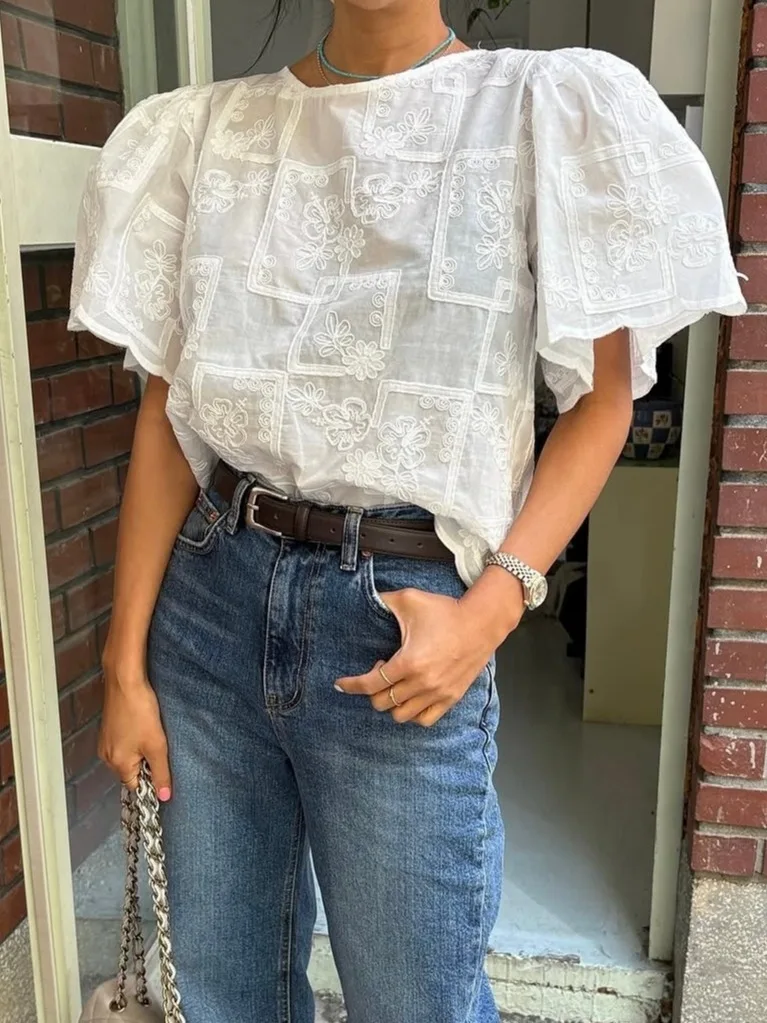 

Elegant Embroidered Ruffle Hem Shirt Women's Loose Versatile round Neck Design Sensation Charming Ageless Top Korean Style Co...