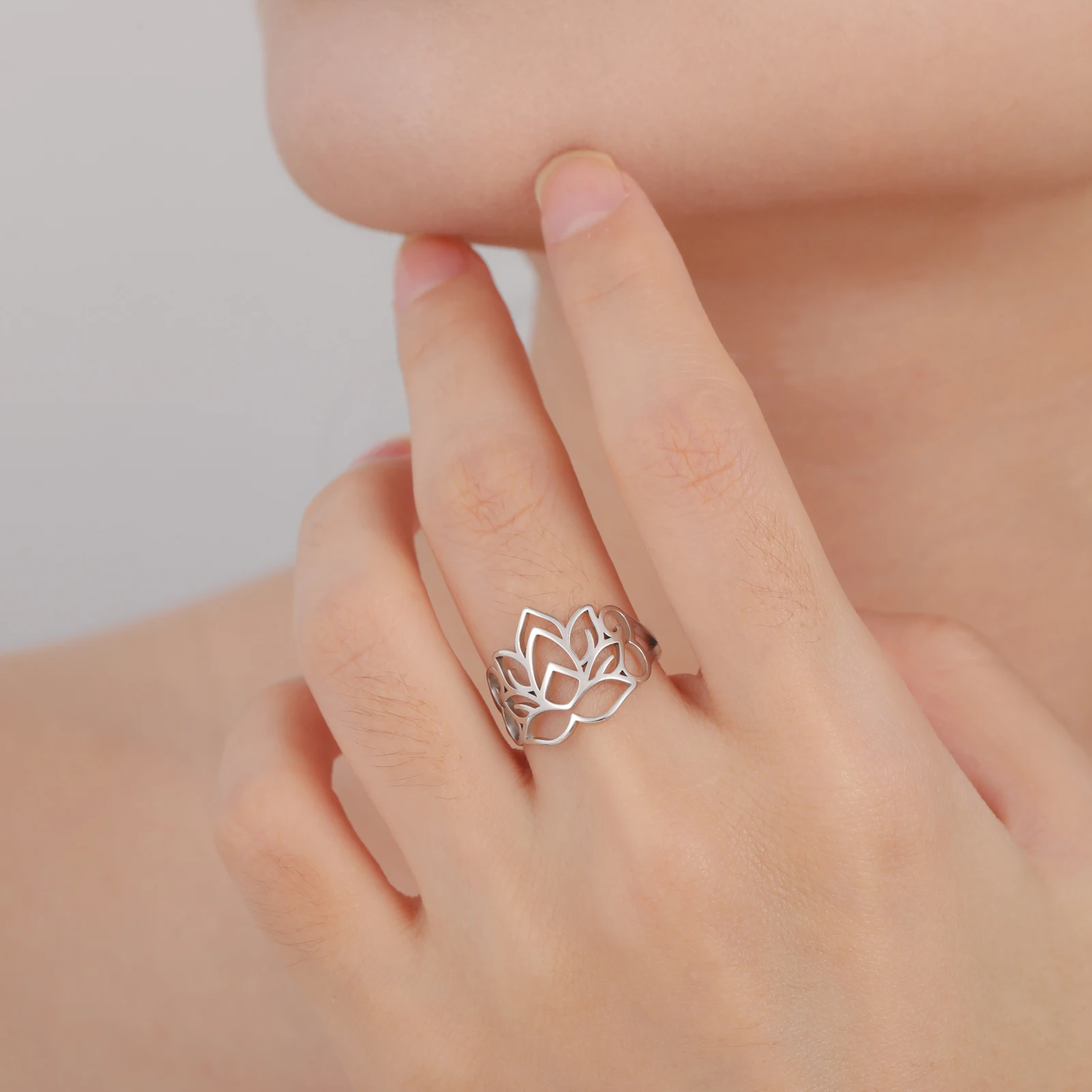 Skyrim Damen Lotusblüten-Ringe Edelstahl Fingerring Yoga Buddhismus Amulett Schmuck Valentinstagsgeschenk Großhandel – Detail 4