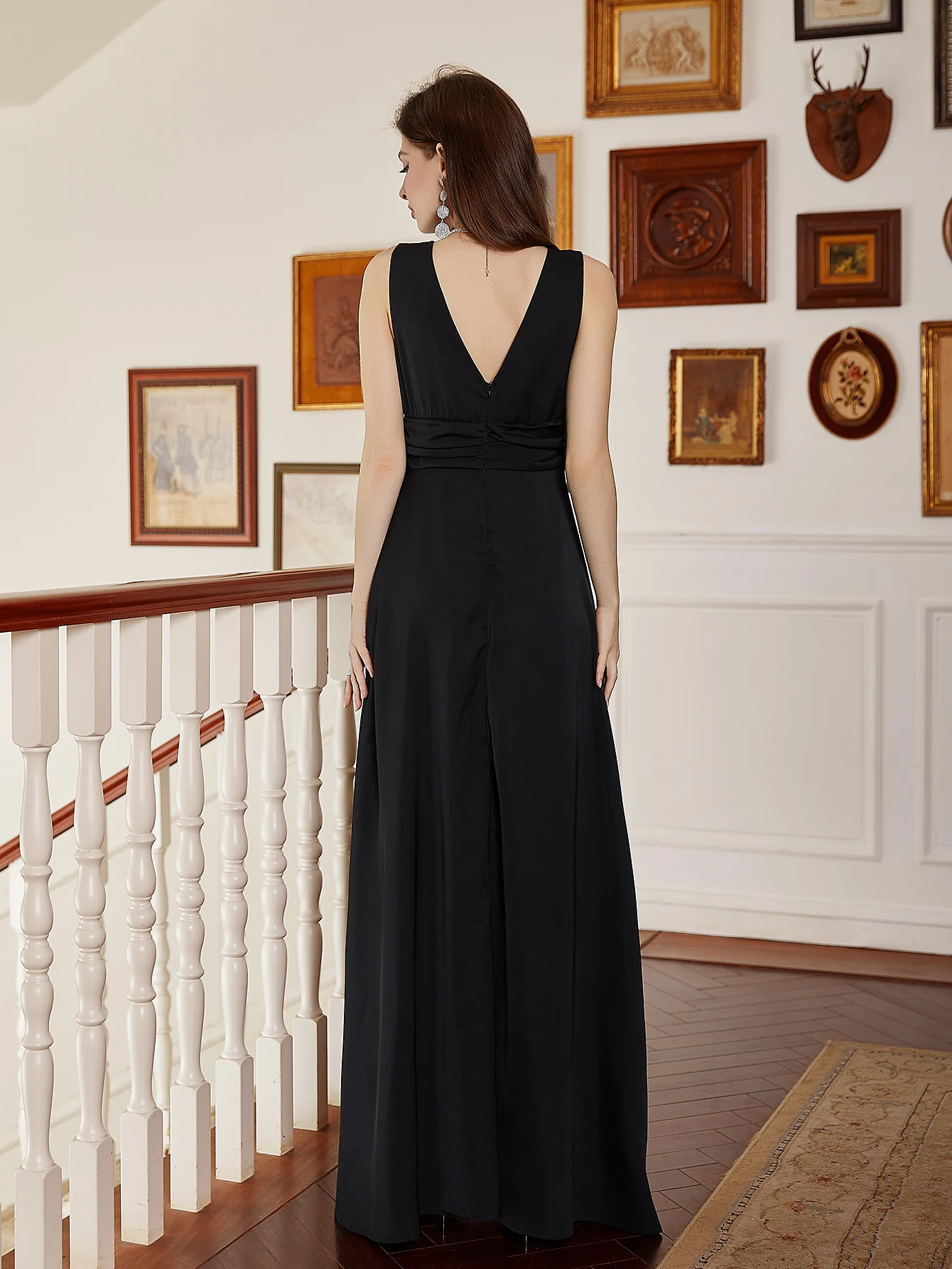 New V-neck sexy slim waist black cocktail dress Full length sleeveless dress Elegant dinner celebrity dress