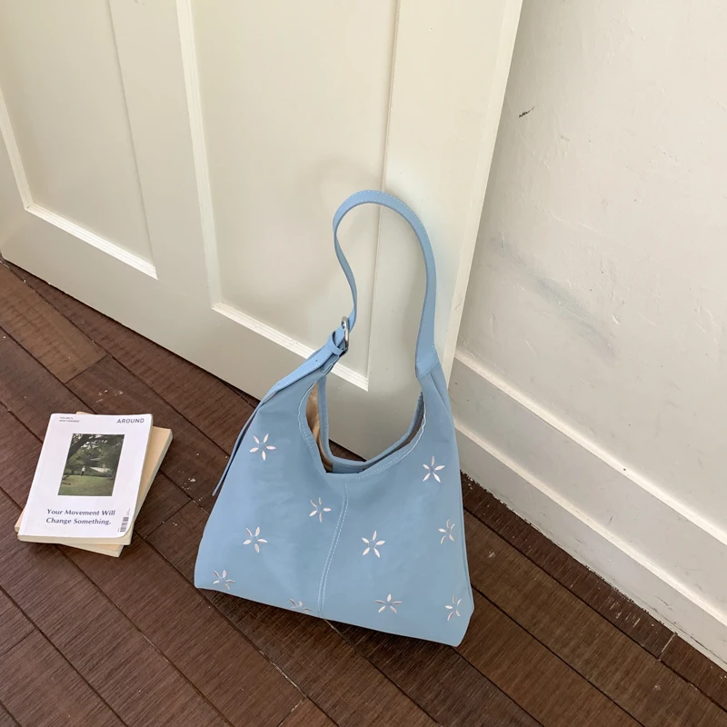 

Vintage Star Embroidered Soft Hobo Bag, Large Capacity Crossbody Tote Bag with Star Pendant, Casual Shoulder Purse for Summer