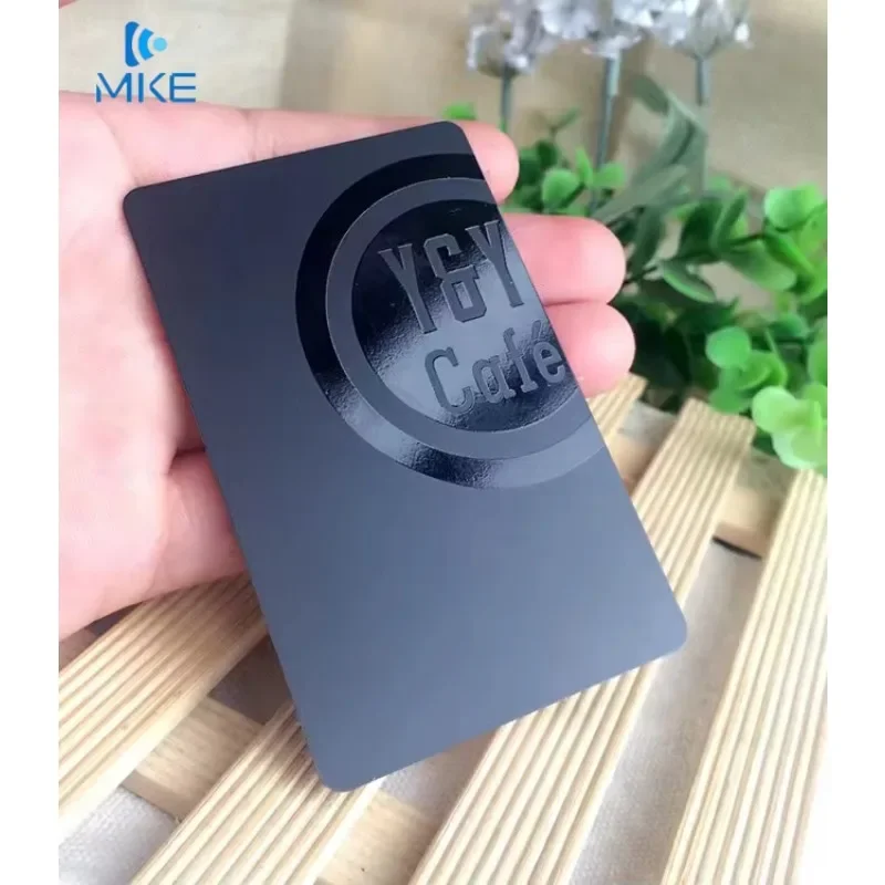 

Золотая и серебряная фольга, штамповка пластиковых карточек из ПВХ