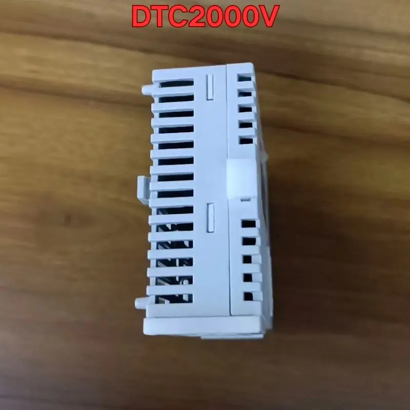 Second-hand disassembled temperature control module DTC2000V function test is normal