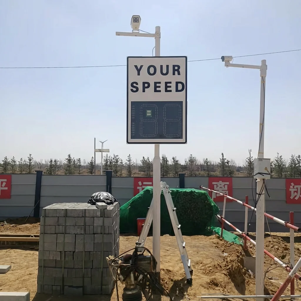Intelligent Wireless Solar Radar Speed Feedback Reflective Traffic Signs CE RoHS Approved 24 Fourth Grade Reflective Traffic