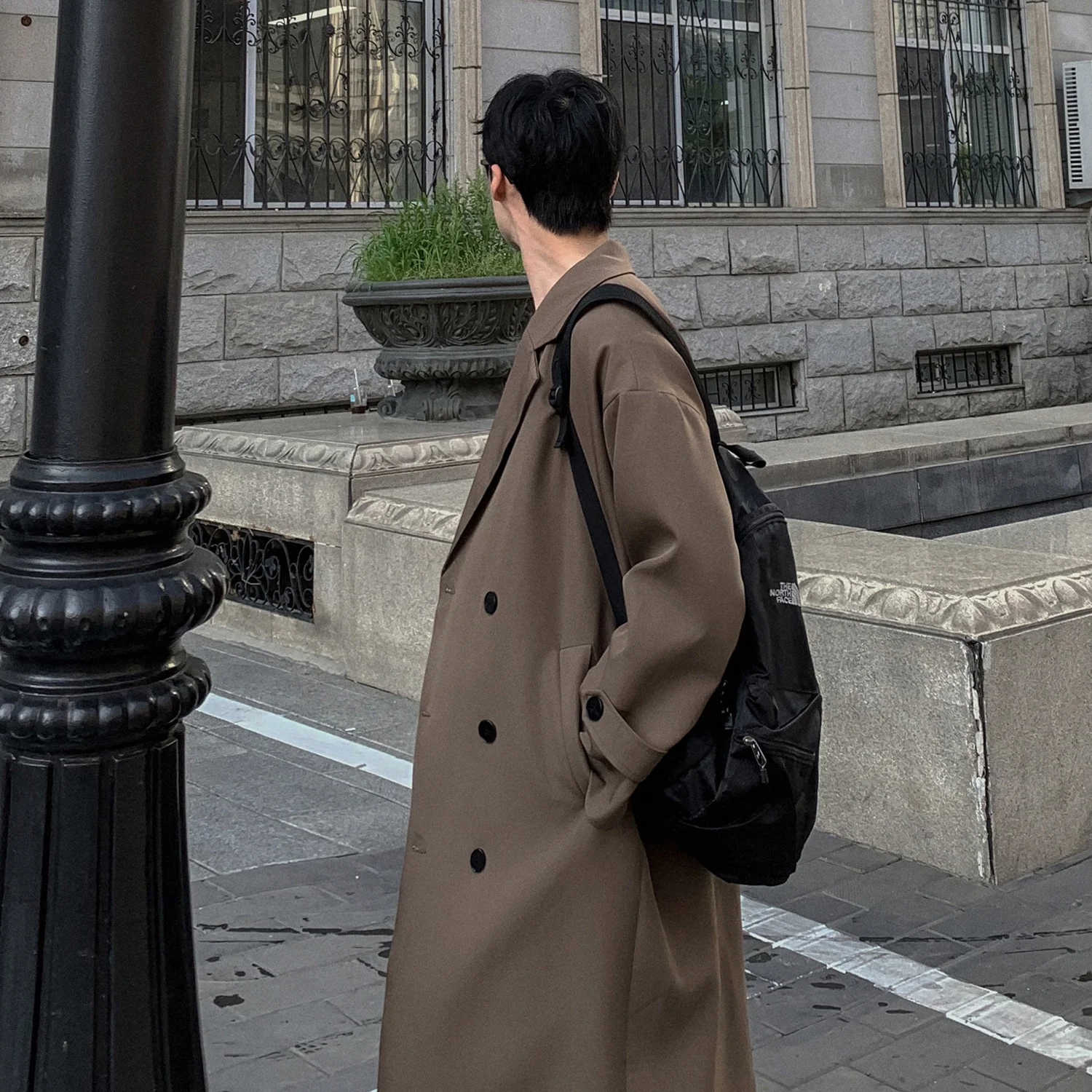 

Мужские укороченные плащи-тренчи для защиты от солнца: легкие, тонкие, дышащие, комфортные, для пляжа, курорта, отпуска, отдыха и путешествий весной