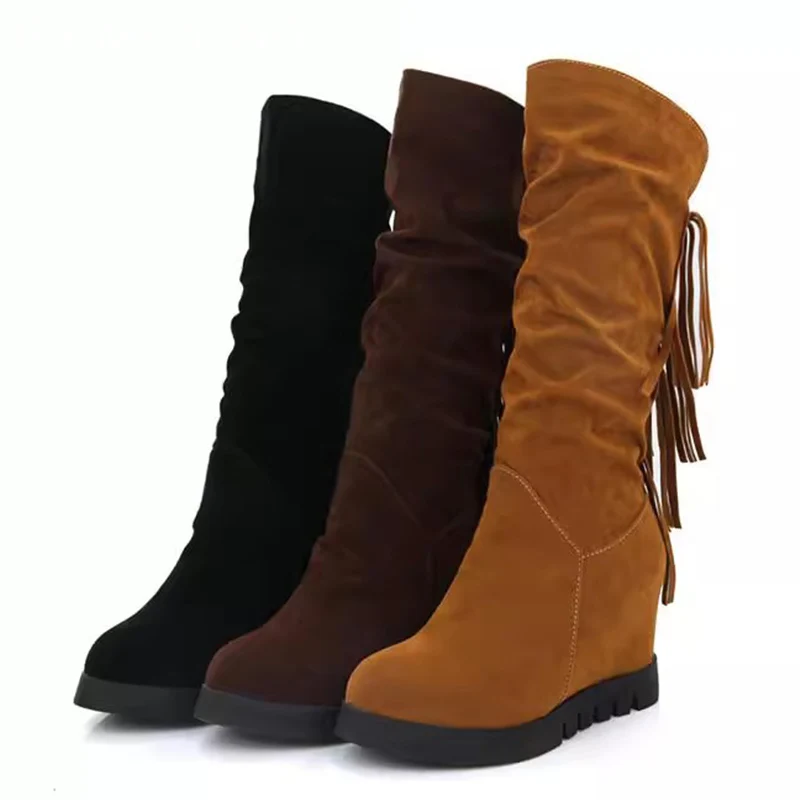 Kwastjes Vrouwen Hoge Laarzen Suède Hoge Hakken Designer Schoenen 2025 Trend Mid Kuit Winter Nieuwe Motorlaarzen Mode Botas De Mujer