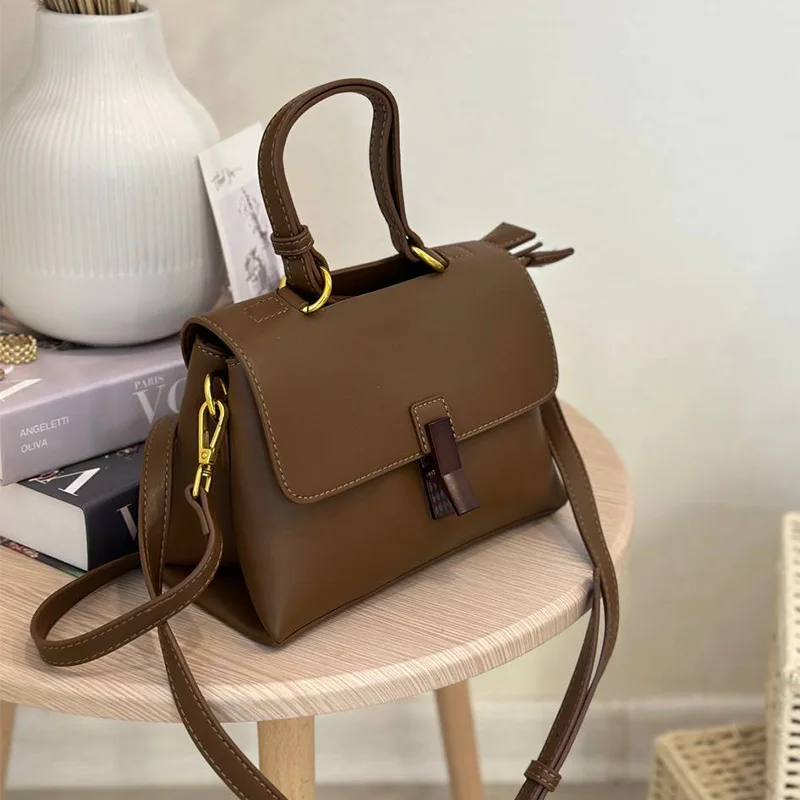 Retro Shoulder Bags Women Genuine Leather Satchels Nutcracker Decoration Messenger Bag England Style Large Capacity Tote AN008