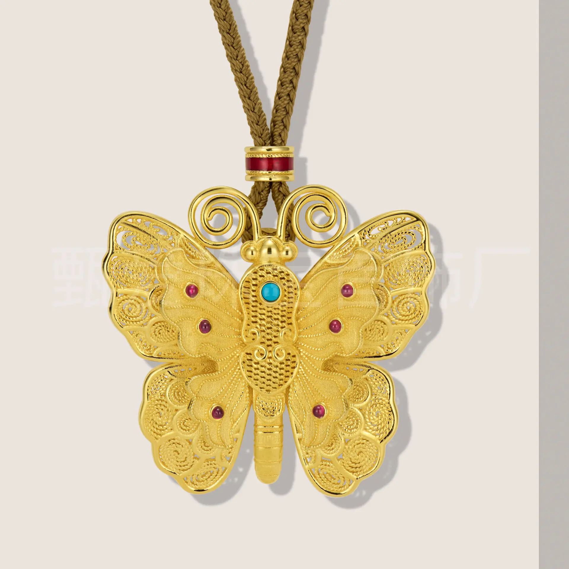 

Оптовая продажа от производителя, посеребренное 925 пробы, 18 К, полое филигранное ожерелье-бабочка Linlang, новый китайский древний плетеный кулон из веревки