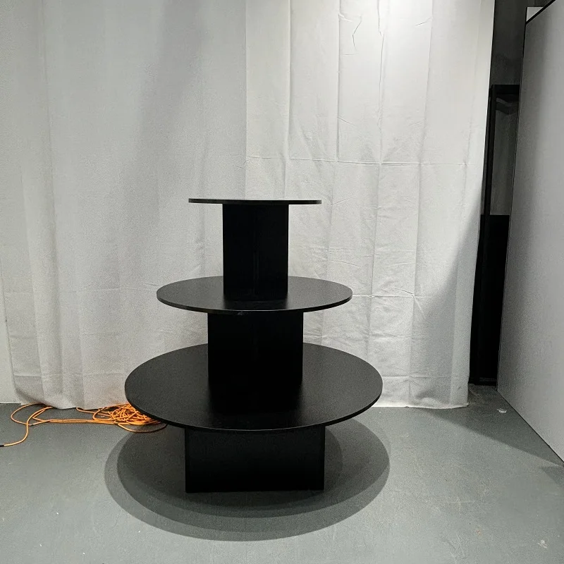 Custom.Custom Display Rack 3 Regale rund Pyramide schwarz