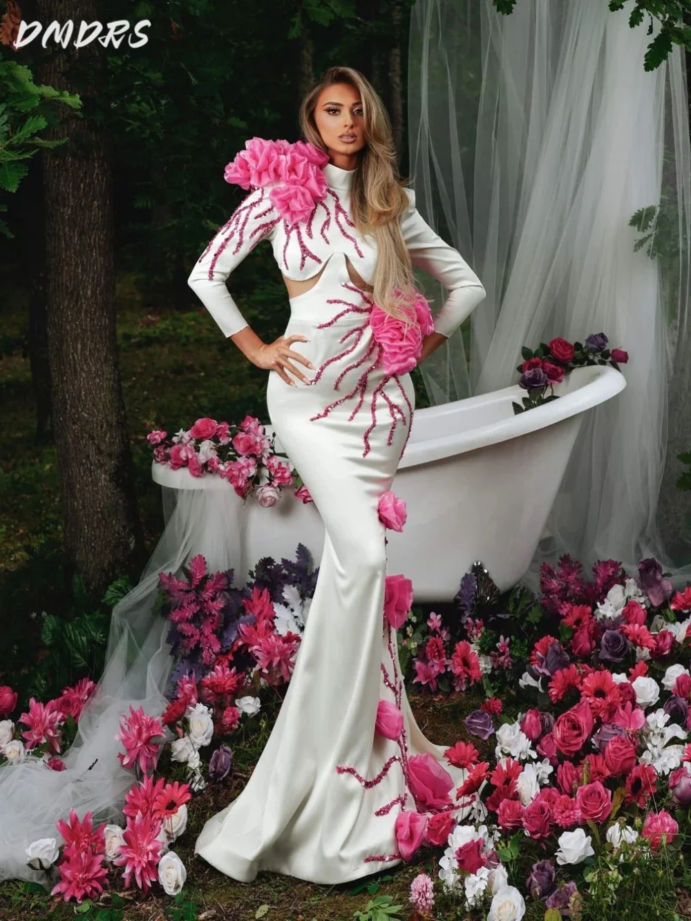 

Charming 3D flower Prom Dress 2025 Elegant Long Sleeve Evening Dress Charming Round Neck Classic Floor-Length Gown Customized