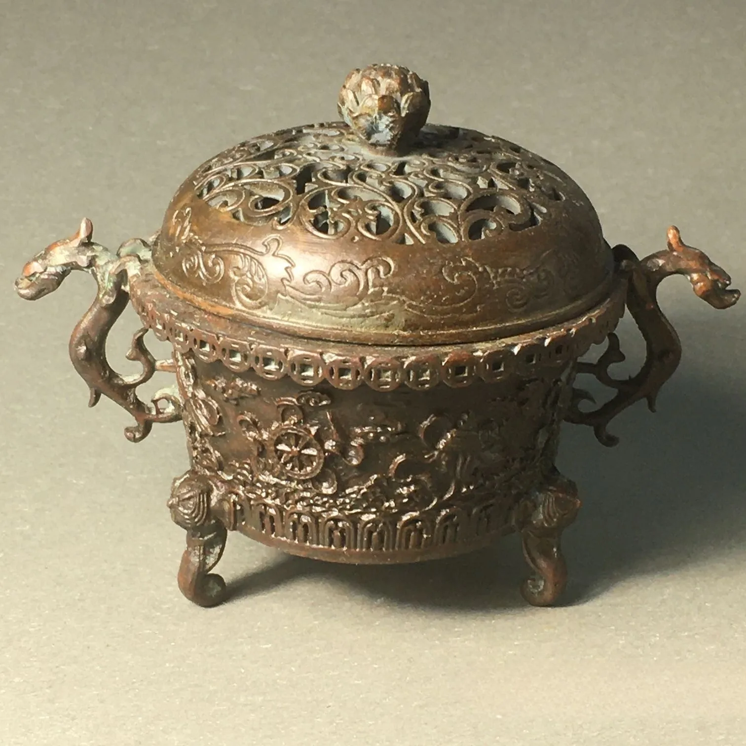 Old copper ware Old objects Alloy copper carving Auspicious eight treasures Incense burner Lucky three-legged dragon ear incense