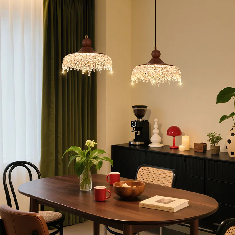 โคมไฟระย้าแบบฝรั่งเศสโบราณ 3 หัว, โคมไฟระย้าทรงหยดน้ำไม้วอลนัท, โคมไฟวินเทจสำหรับร้านอาหาร, หัวเตียงห้องนอน, ทางเดิน