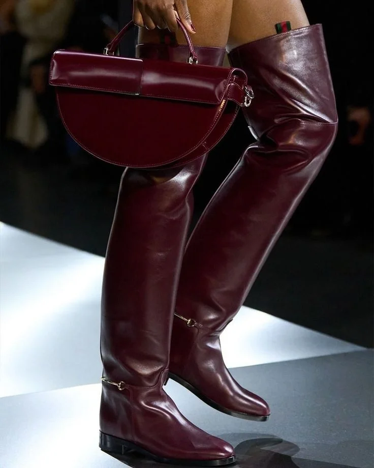 

Бордовые сапоги выше колена с металлическим декором, женские длинные сапоги без шнуровки с круглым носком на массивном каблуке, весна 2024, новые модные дизайнерские ботинки