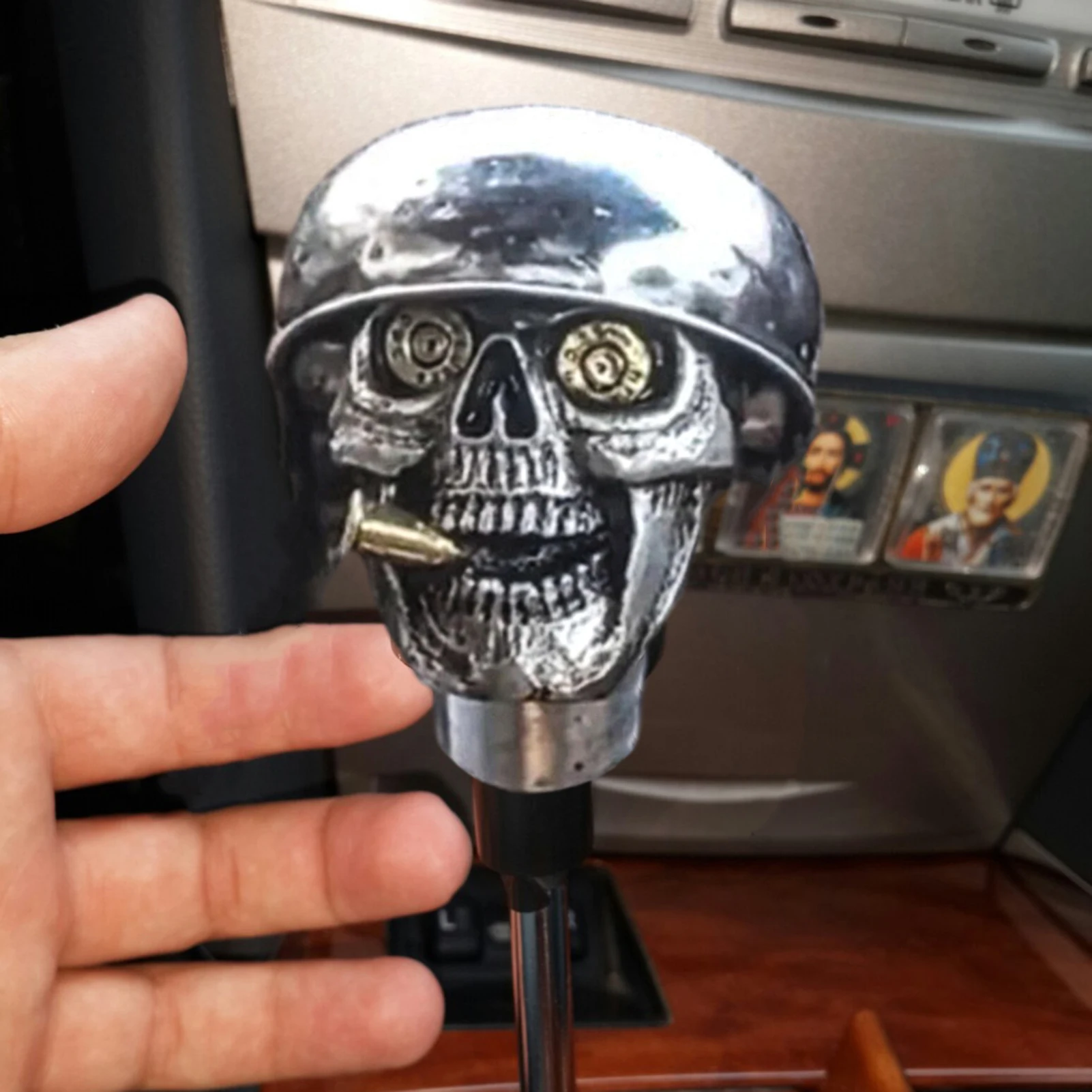 Skeleton Soldier Gear Knob Handcrafted Alloy Car Stick Shifter Handle Fit for Most Models Rust-Proof Skeleton Transmission Knob