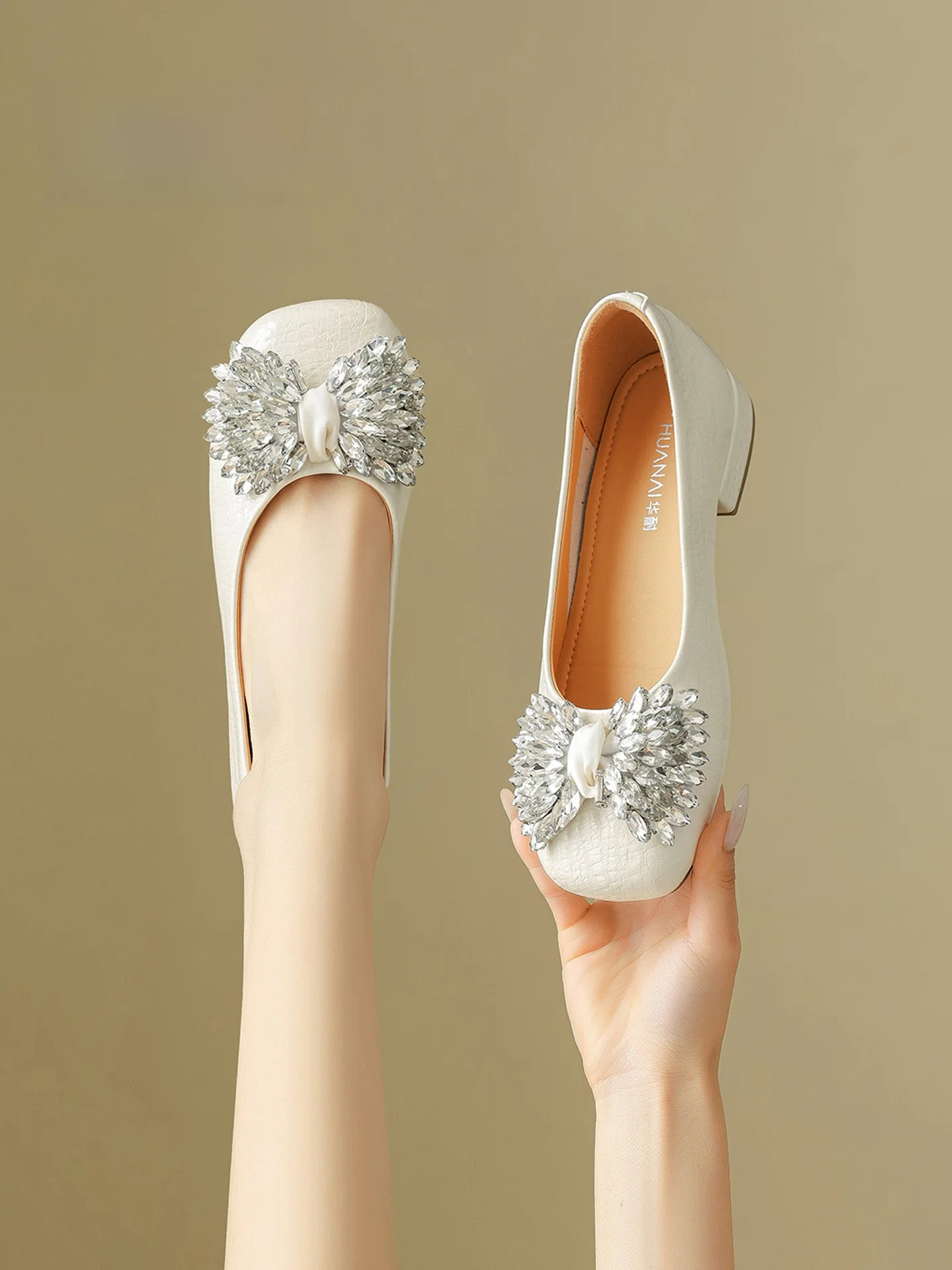 superbes-chaussures-a-talon-epais-pour-femmes-ornees-de-fleurs-en-strass-polyvalentes-pour-le-quotidien-belles-petites-chaussures-en-cuir