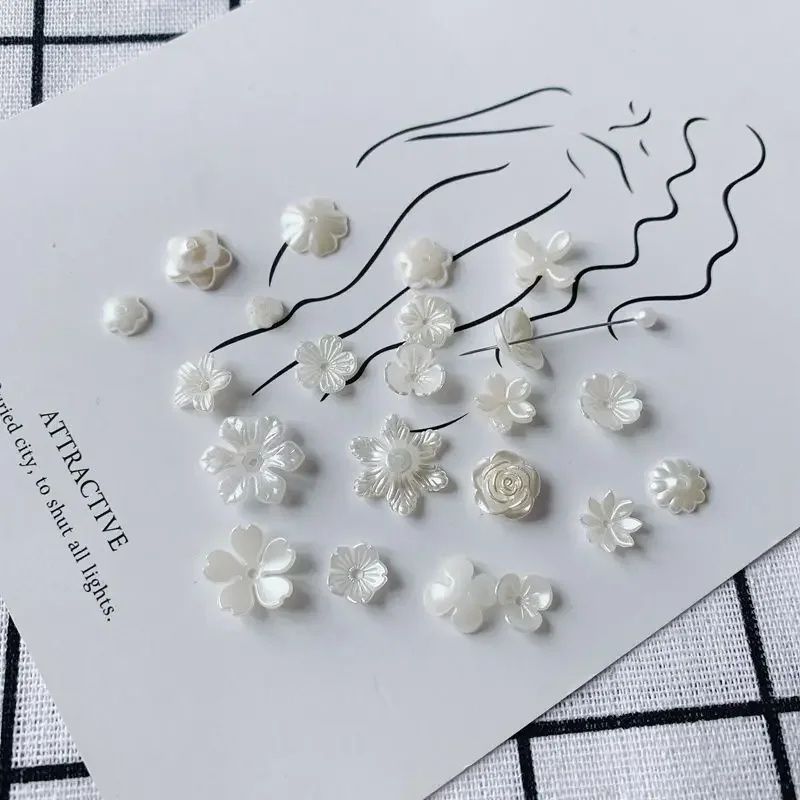 New 50pieces/Bag White Concise Style Acrylic Flowers Charms Receptacle Caps for DIY Necklace Earrings Jewelry Accessories