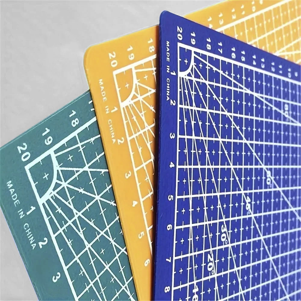 Plastic Craft Board with Grid for Fabric, Sewing, and Scrapbooking, A4 Double-Sided Self-Healing Cutting Mat LA-AA87