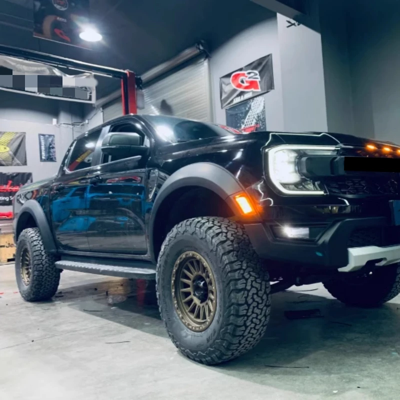 

Накладки на колесные арки (фендеры) для Ford Ranger 2018-2019, модифицированные, из ABS-пластика, боковые защитные брызговики с подсветкой