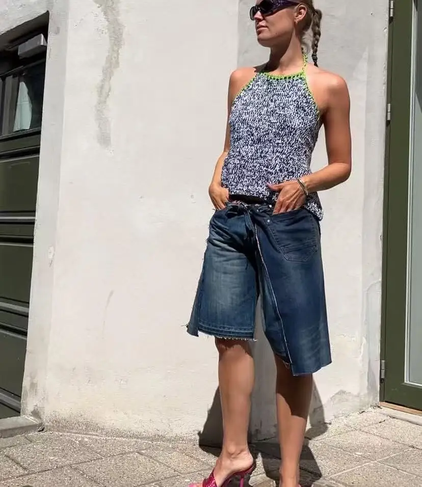Strap vest for women in summer, slim fit and slimming, wearing sleeveless short top for comfort, fashion and classic