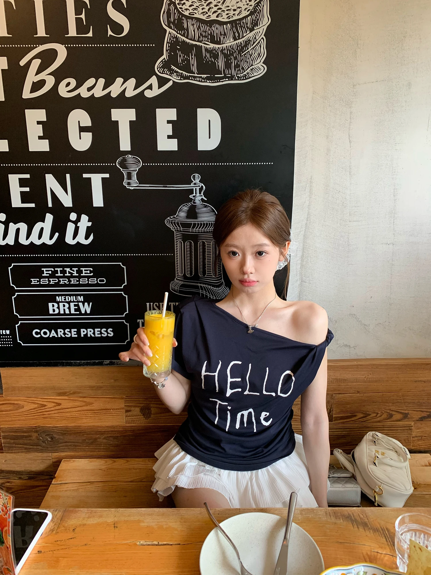 

OKJJ Шикарная футболка с буквенным принтом, женская летняя новая футболка с белой талией и завязками, корейская версия, хлопковая...