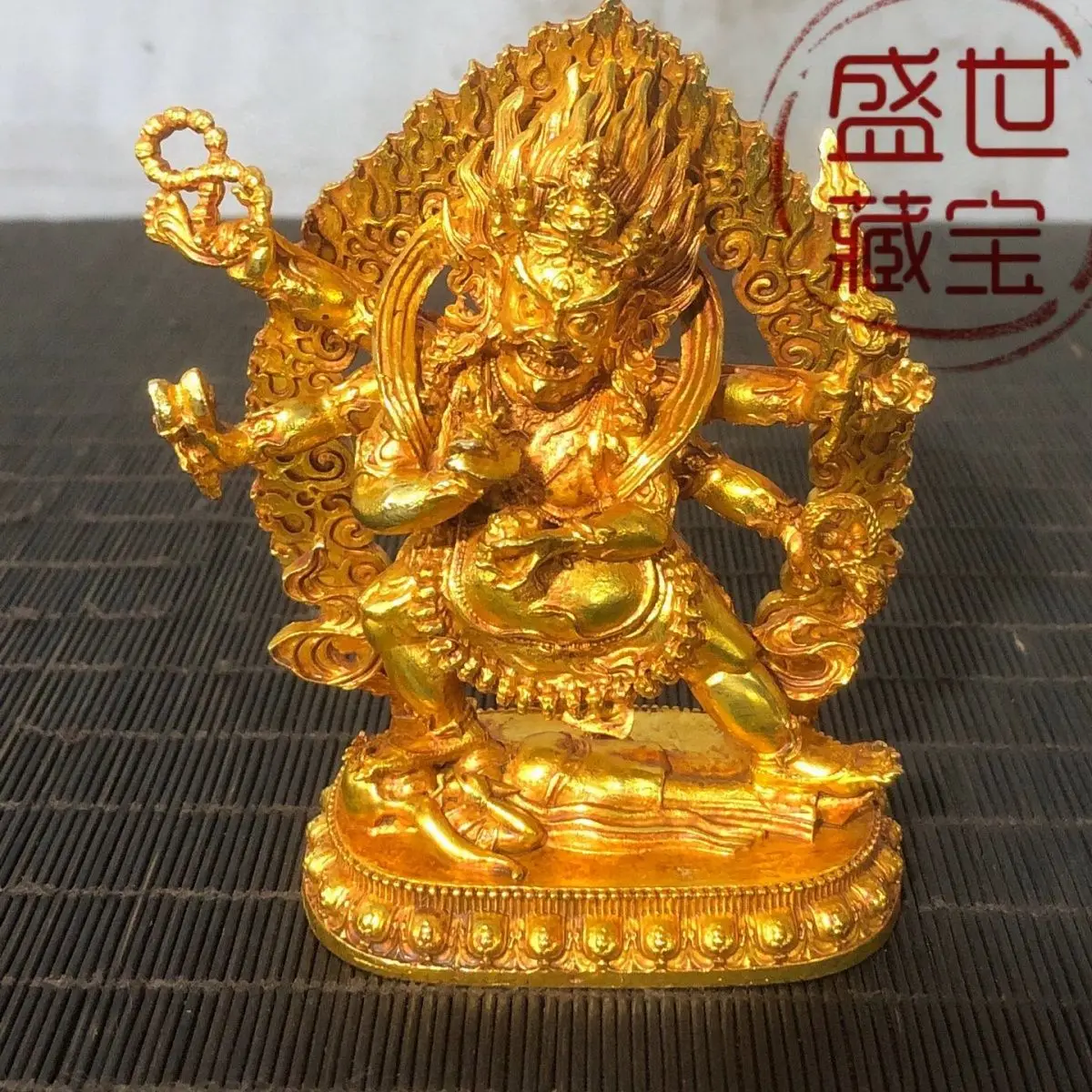 Gilt Tibetan Six‑Armed Black Dharma Protector Deity Ornament Decoration Tea Pet Figurines Desk Decor Accessories