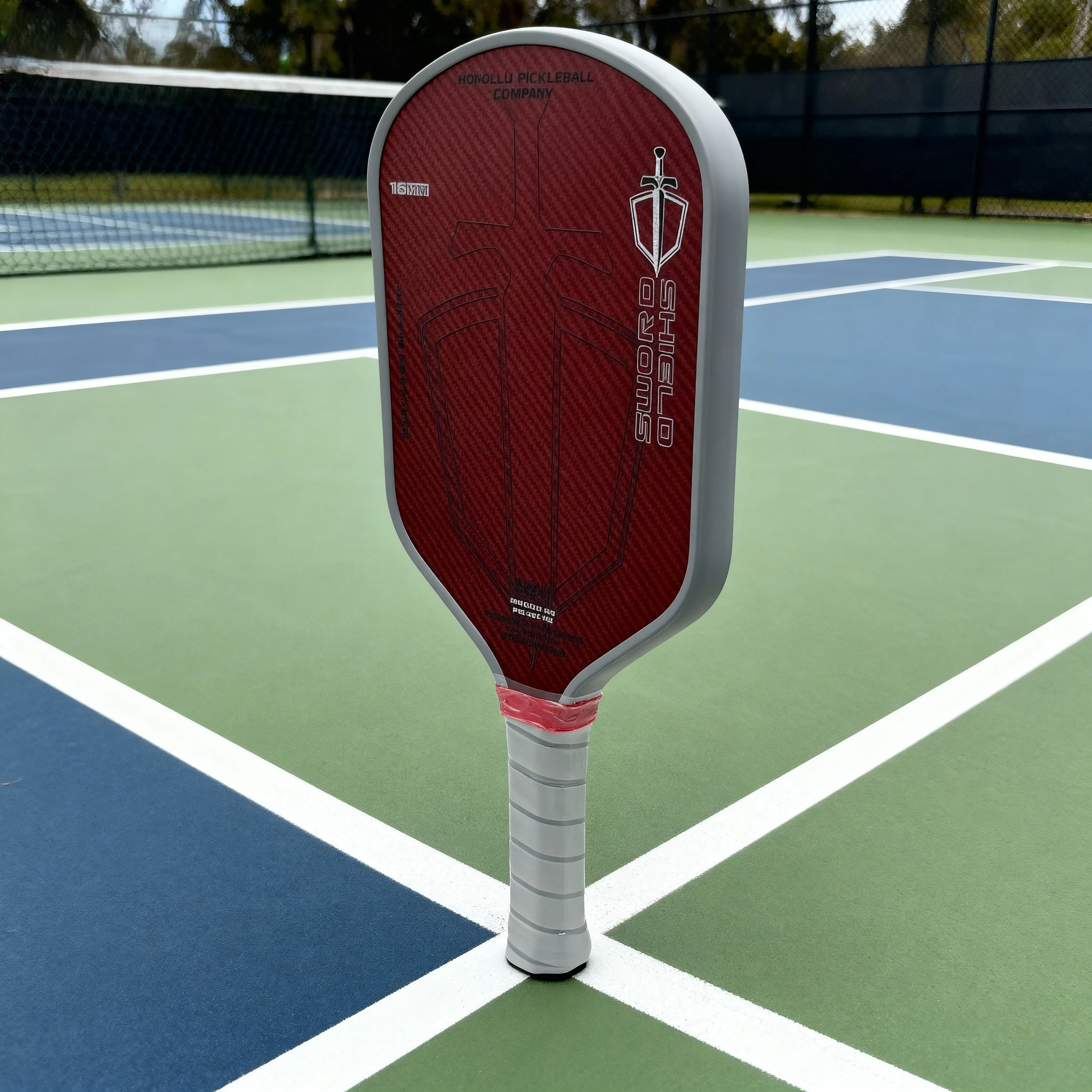 

Heat-pressed Kevlar weave premium pickleball paddle J2NF with lightweight core design