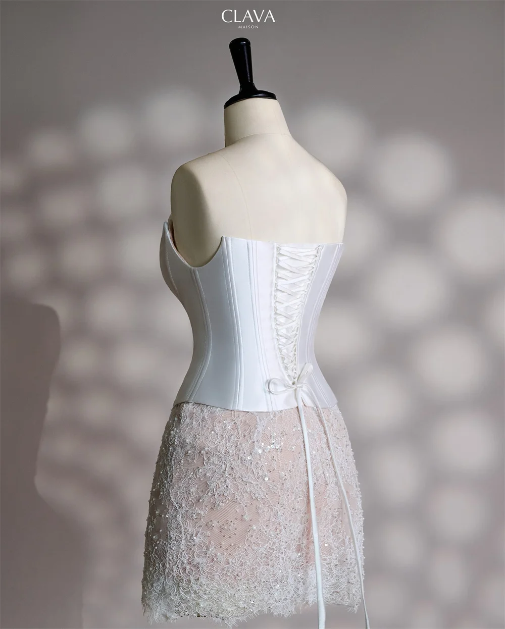 Tokyo Customized White Strapless Wedding Dresses Sleeveless Elegant Mini Bridal Gowns 2025 Back Lace-Up Mermaid Wedding Gowns
