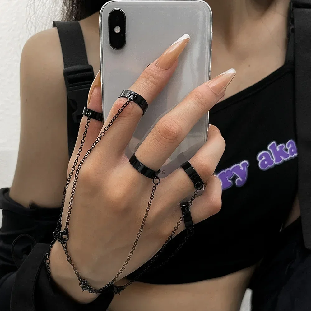 Punk Style Black Color Chain Wrist Rings for Women Men Charm Hip Hop Geometric Chain Open Rings Set Couple 2024 Trend Jewelry