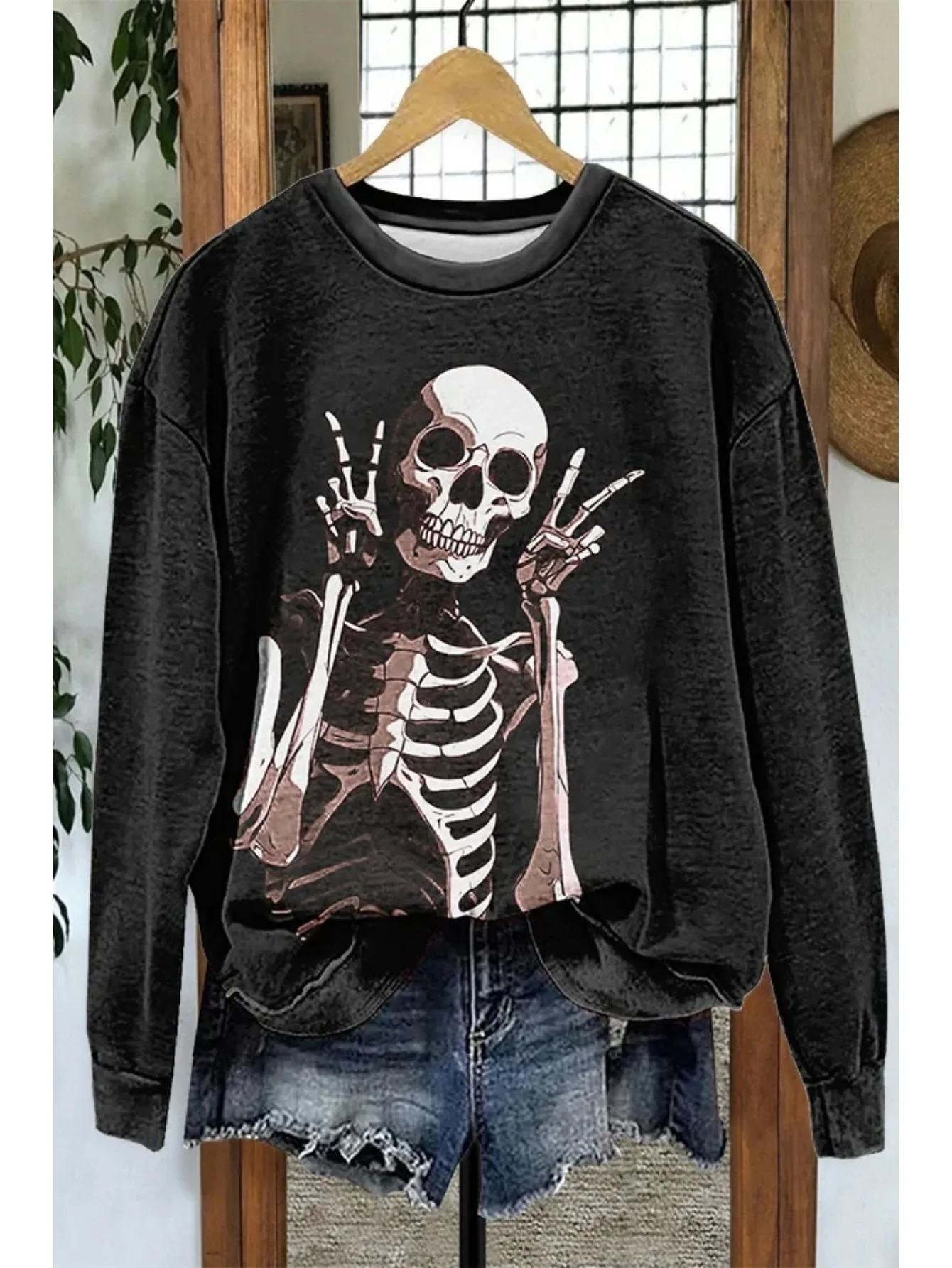 Women Long Sleeve Top Halloween Skeleton Peace Gesture Print Crew Neck Autumn Festival Gift Casual Daily Wear Women's Clothes