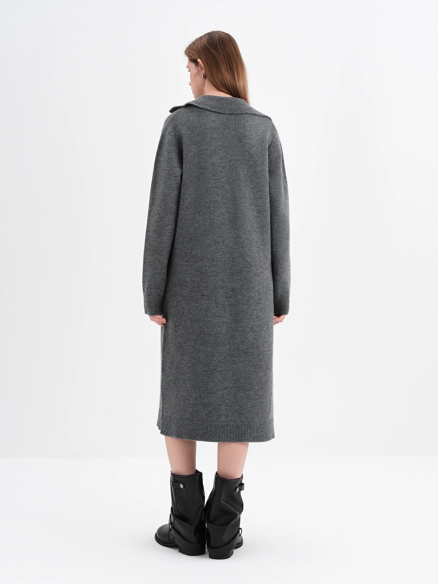 Abito da donna con colletto rovesciato lavorato a maglia FSLE con ciondolo a forma di cavallo staccabile Collezione di Capodanno 2025 Abiti invernali nuovi arrivi