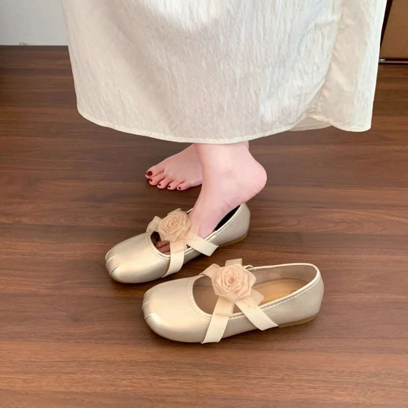 2025 Otoño Invierno blanco nuevo zapatos planos Mary Jane para mujer zapatos de Ballet con correa Floral estilo Retro francés zapatos elegantes bailarinas