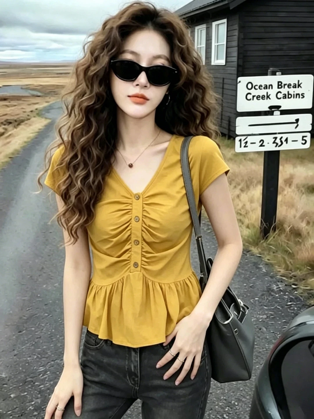 

Unique Fashion V-Neck Pleated Short Sleeve Shirt Women's Summer 2026 New plus Size Beautiful Slimming Top Korean Style Commute