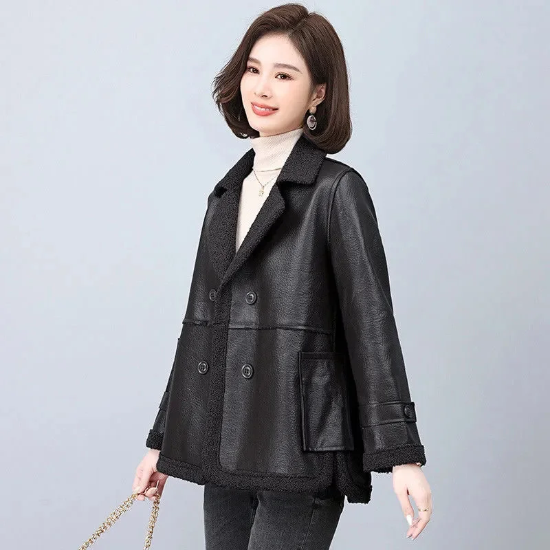 Nowa modna kurtka skórzana damska z futrem na obu stronach, ocieplana grubym aksamitem, idealna na jesień i zimę 2025.
